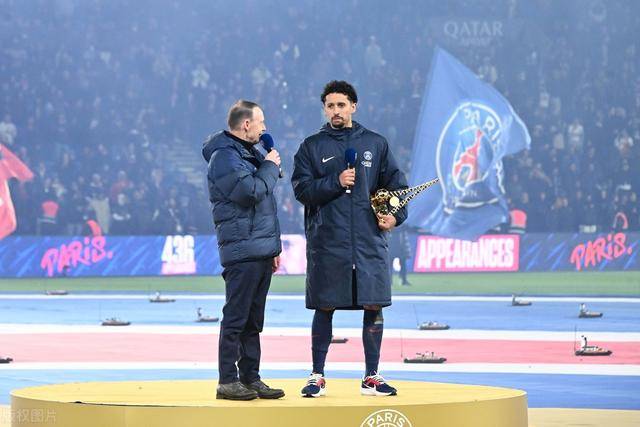 库里39分汤神对阵老东家22分 勇士险胜独行侠